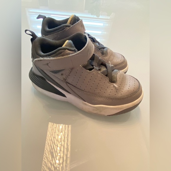 Nike Jordan Kids Gray Sneakers - Picture 2 of 7